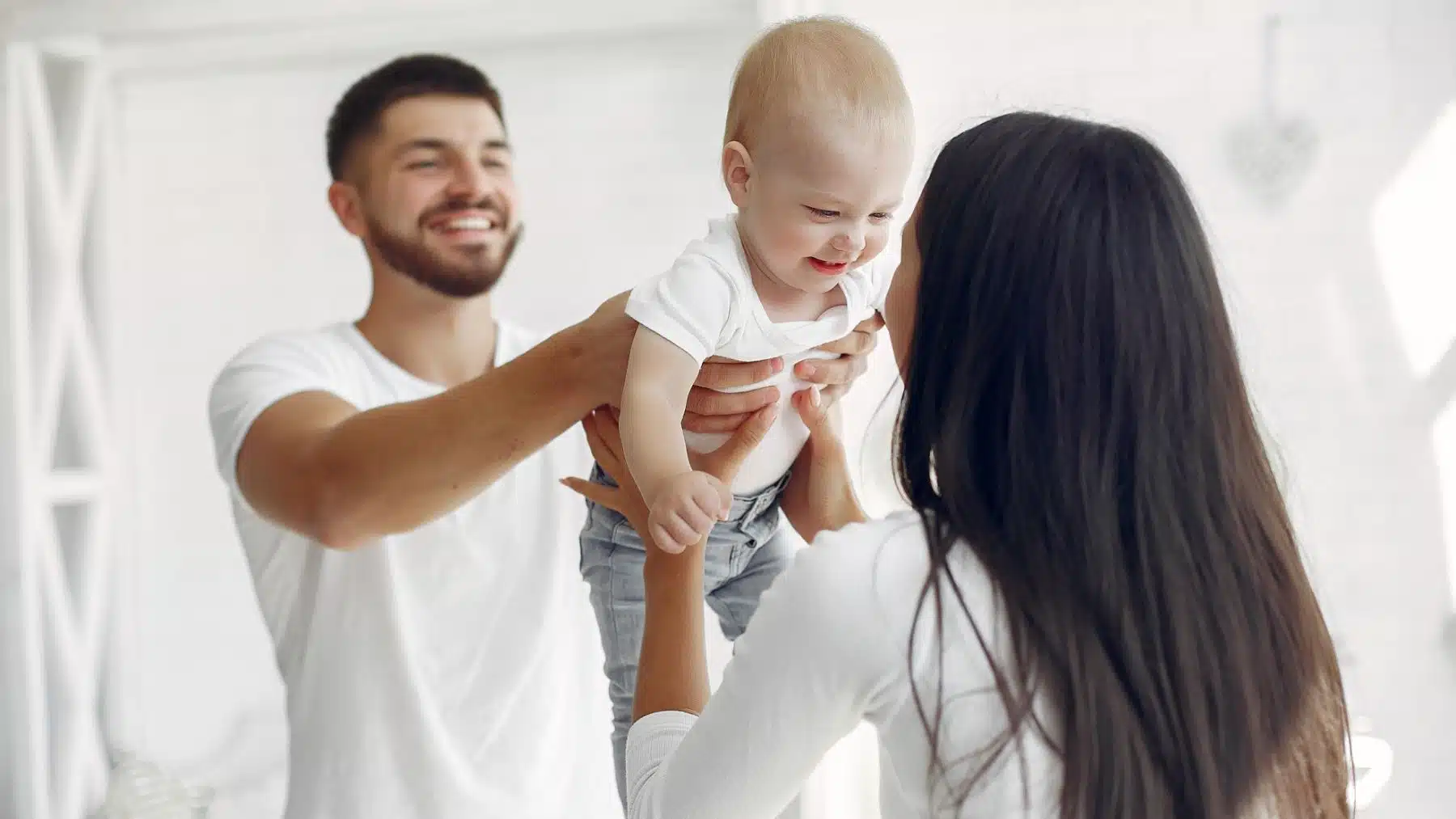 Baja por maternidad o paternidad 2024: cuántos meses son, cómo solicitarla y cuándo me pagarán 2 baja-maternidad-baja-paternidad